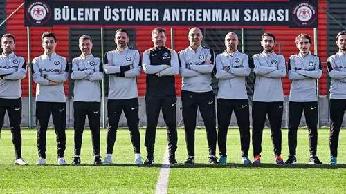 Uğur Uçar'ın Çorum FK'daki Yardımcı Ekibi Kimlerden Oluşuyor?