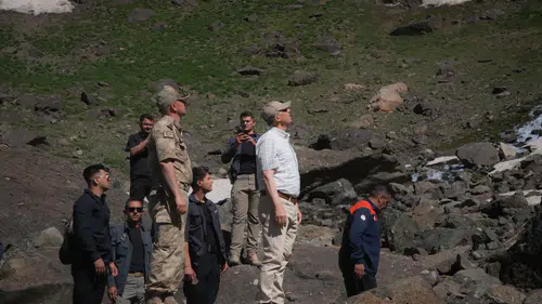 Hakkari'de haber alınamayan dağcı için arama çalışması sürüyor