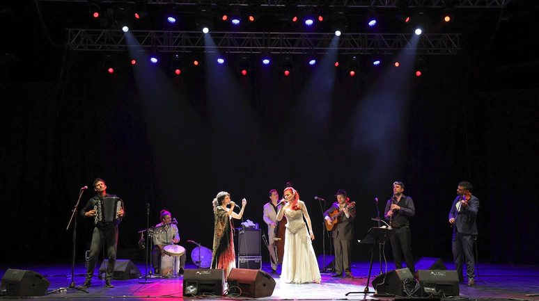 Candan Erçetin ve BGBO'dan Harbiye'de müzik şöleni