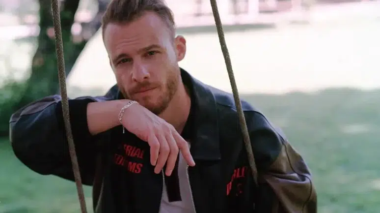 Kerem Bürsin, Dubai'de Ödül Törenine Katıldı