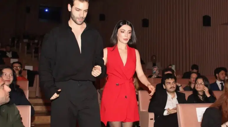 Özge Yağız İki Yıllık İlişkisinin Sona Erdiği İddia Ediliyor