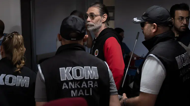 Erdal Beşikçioğlu gözaltında: Soruşturmada 55 şüpheli