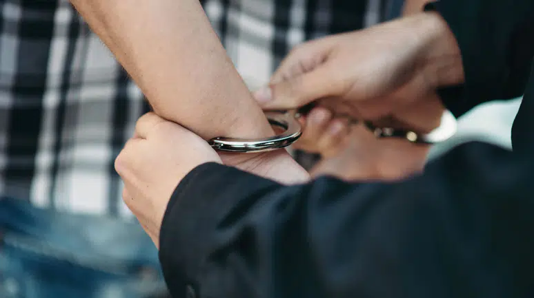 Sanatçı ve oyunculara uyuşturucu soruşturması: 25 şüpheliye gözaltı kararı