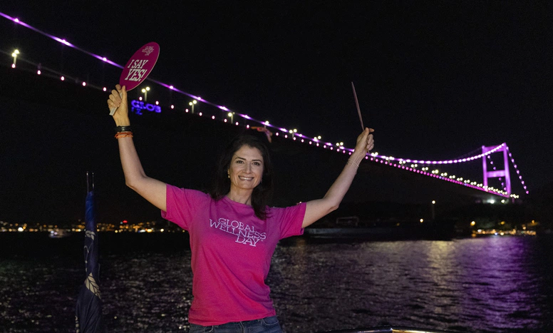 FSM Köprüsü iyi yaşam farkındalığı için renklendi