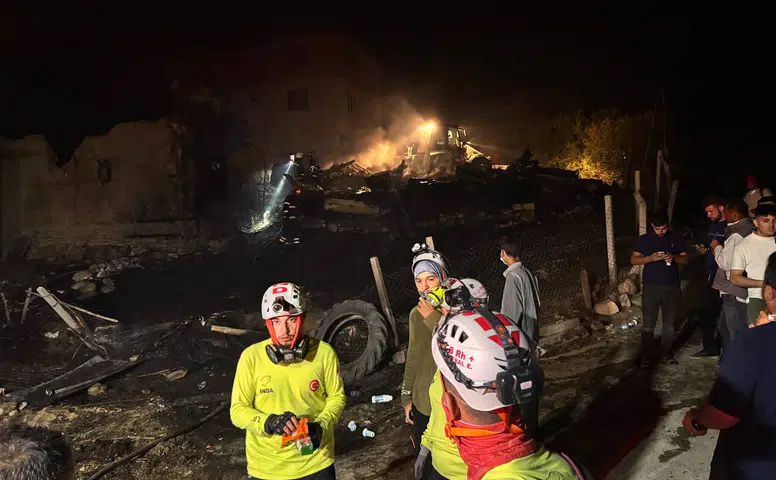 Sakarya Geyve'deki yangın büyüdü, iki mahalle boşaltıldı