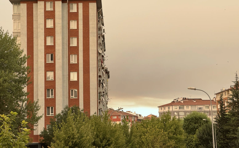 Sakarya’daki yangın Eskişehir’i dumanla sardı