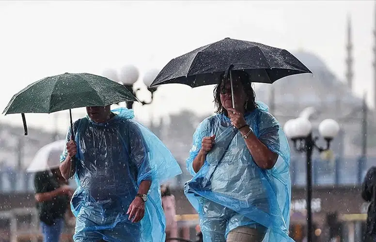 Meteoroloji'den İstanbul ve Çevresine Kuvvetli Sağanak Yağış Uyarısı