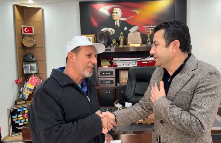 Engelli Vatandaşın Kaybettiği Parayı Bulan Belediye Personeli Ödüllendirildi