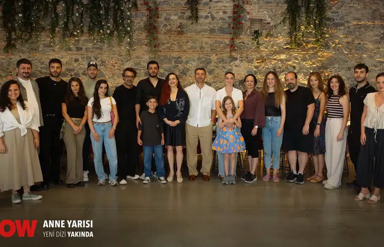 Anne Yarısı ekibi ilk kez bir arada