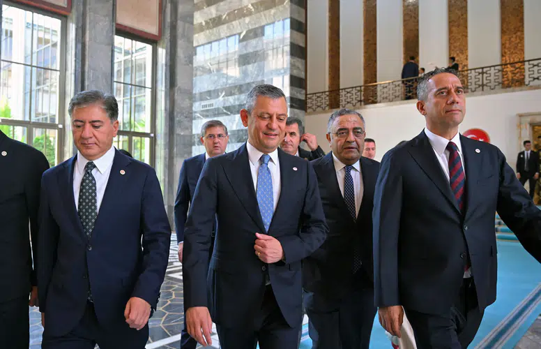 CHP’de ne oluyor? Yeni Parti TBMM’de ilk toplantısını yaptı