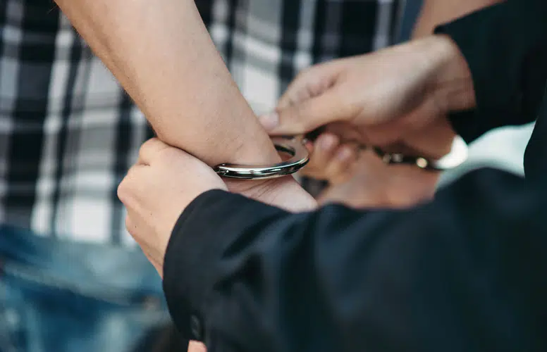 Sanatçı ve oyunculara uyuşturucu soruşturması: 25 şüpheliye gözaltı kararı