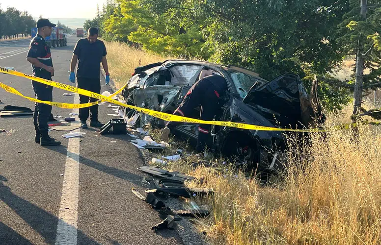 Nevşehir'de devrilen otomobildeki gurbetçi aileden 3 kişi öldü, 1 kişi yaralandı