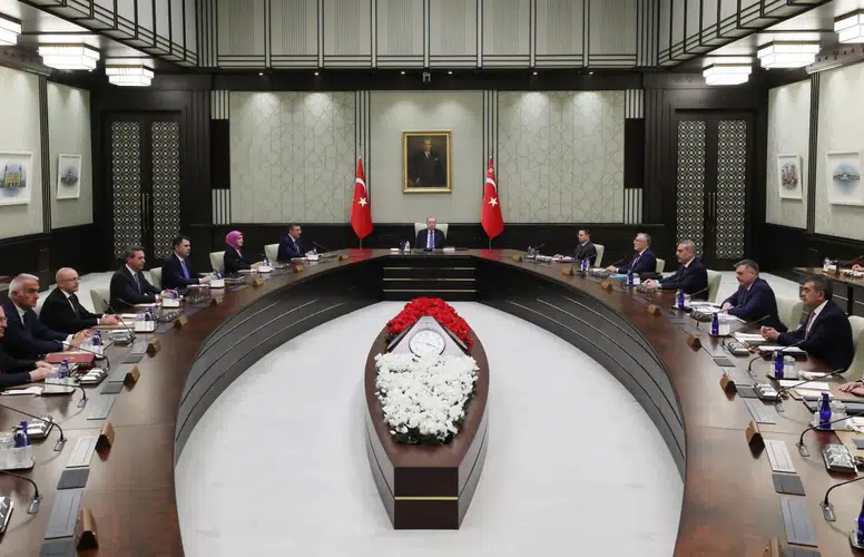 Kabine Toplantısı yaklaşık 2 saat 15 dakika sürdü.