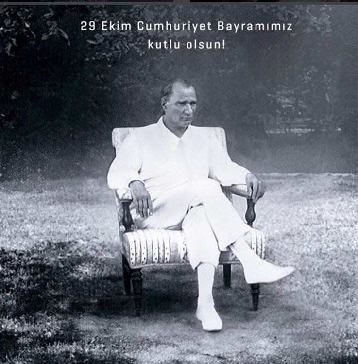 Ünlülerden 29 Ekim Cumhuriyet Bayramı mesajları 6