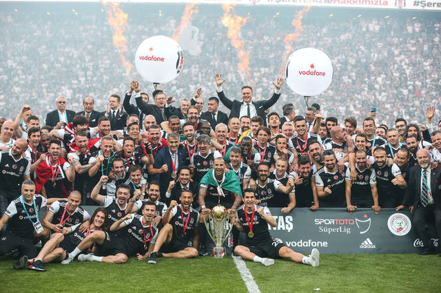 Süper Lig'de şampiyon Beşiktaş'ın kupa sevinci 2