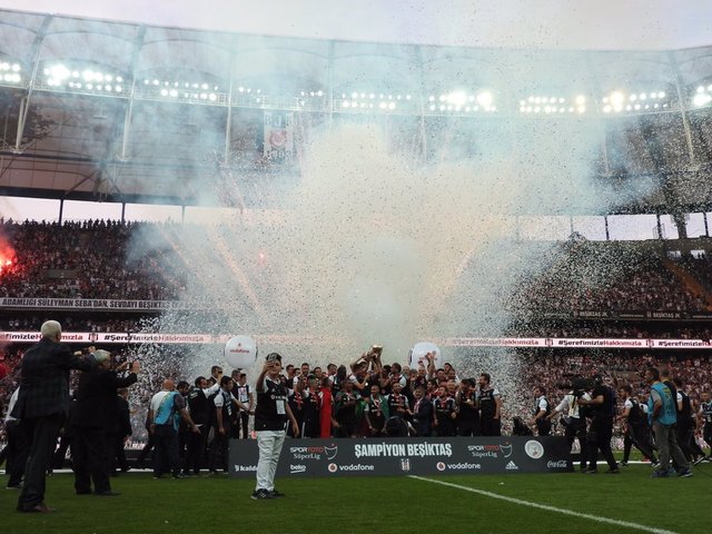 Süper Lig'de şampiyon Beşiktaş'ın kupa sevinci 5