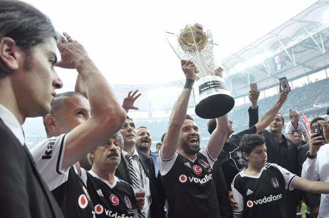 Süper Lig'de şampiyon Beşiktaş'ın kupa sevinci 7