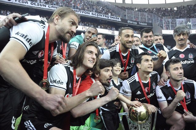 Süper Lig'de şampiyon Beşiktaş'ın kupa sevinci 20