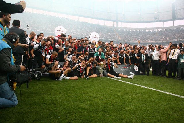 Süper Lig'de şampiyon Beşiktaş'ın kupa sevinci 21