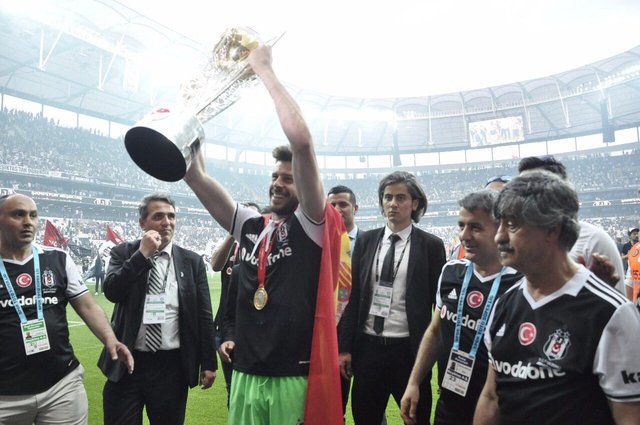 Süper Lig'de şampiyon Beşiktaş'ın kupa sevinci 26