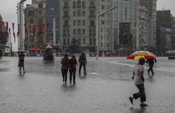 İstanbul Temmuz'da yağmura teslim 12