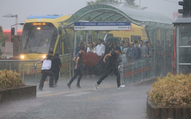 İstanbul Temmuz'da yağmura teslim 16