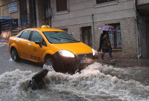 İstanbul Temmuz'da yağmura teslim 19