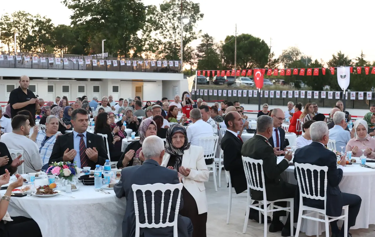Kırklareli Valisi Turan, şehit aileleri ve gazilerle bir araya geldi 1